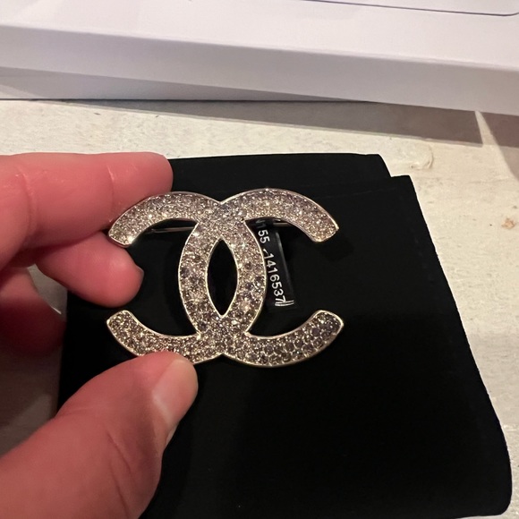 Chanel - Picture 9 of 14